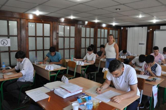 В Узбекистане выпускников техникумов примут в вузы без экзаменов