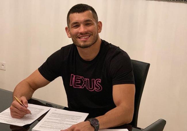 Узбекский боец Махмуд Мурадов подписал профессиональный контракт с UFC