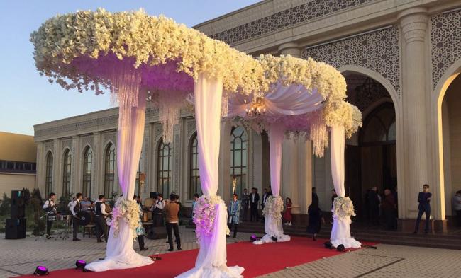 Сколько стоит выступление звезд узбекского шоу-бизнеса на свадьбах