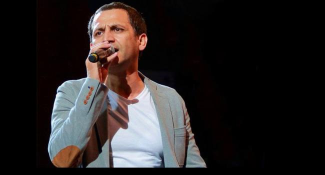 Видео: Певец Жахонгир Отажонов лишился лицензии из-за купания в деньгах