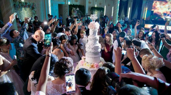 Названы суммы штрафов за роскошные свадьбы в Узбекистане
