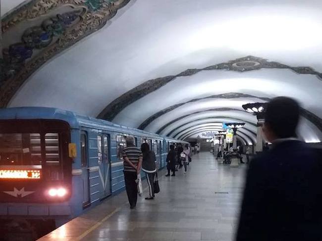 В Ташкентском метро произошло сразу два сбоя
