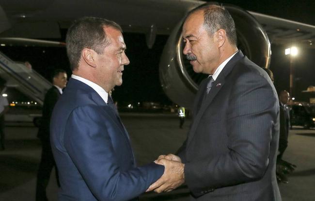 Дмитрий Медведев прибыл в Ташкент