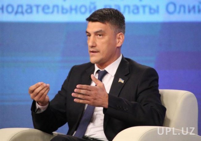 «То, что Алишер Кадыров является главой политической партии, показывает деградацию страны», — журналист Фахрулло Хамидуллаев