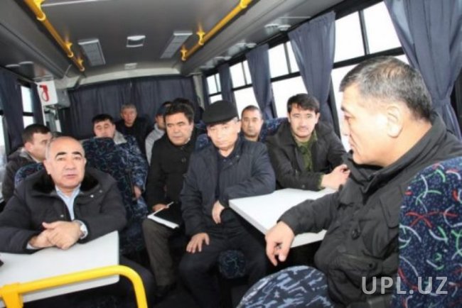Зоир Мирзаев начал решать проблемы жителей на специальном автобусе
