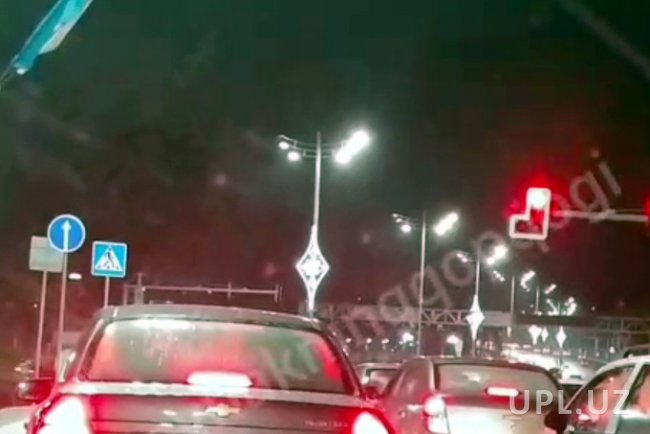 В Ташкенте открыт поворот налево с проспекта Мустакиллик на улицу Аккурганскую