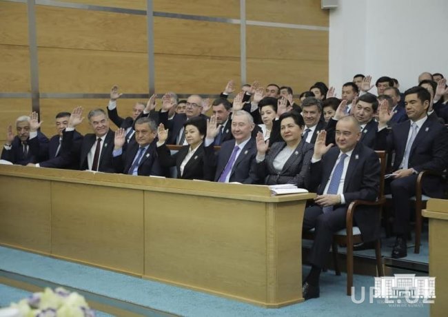 Фоторепортаж: Как прошла сессия народных депутатов городского кенгаша Ташкента