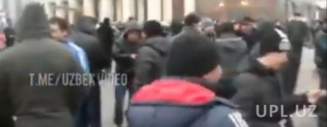 Видео: В Москве девушка сняла азиатов и была возмущена их количеством