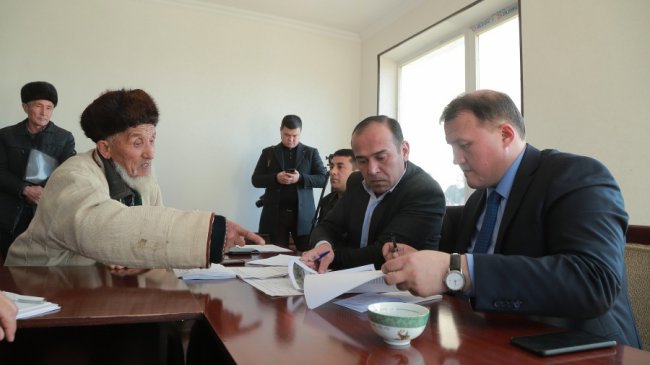 Глава партии УзЛиДеП в составе рабочей группы побывал в Кашкадарьинской области и изучил проблемы жителей