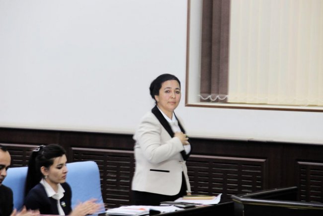 В Узбекистане еще одну женщину назначили хокимом