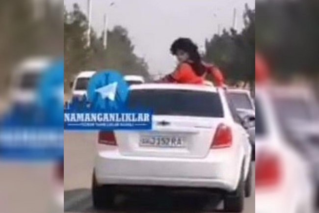 Видео: В Намангане оштрафовали водителя из-за девушки исполнявшей танец из люка автомобиля