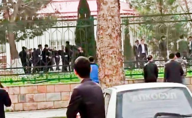 Видео: В Самарканде студенты устроили массовую драку