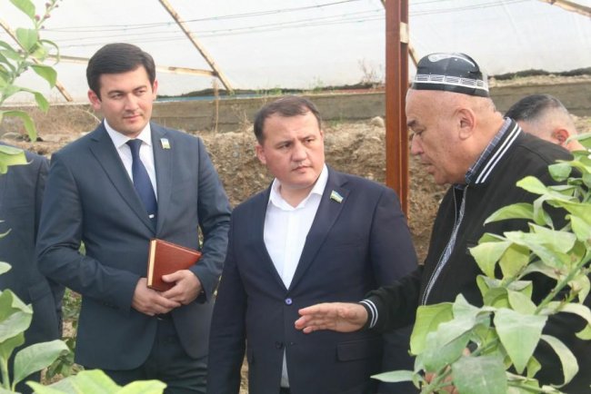 Глава партии УзЛиДеП встретился с фермерами и выслушал их проблемы