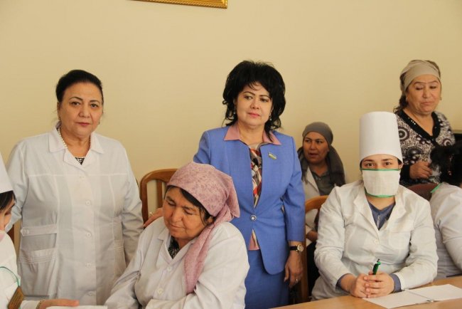 По инициативе депутата УзЛиДеП более 100 человек прошли бесплатный медицинский осмотр