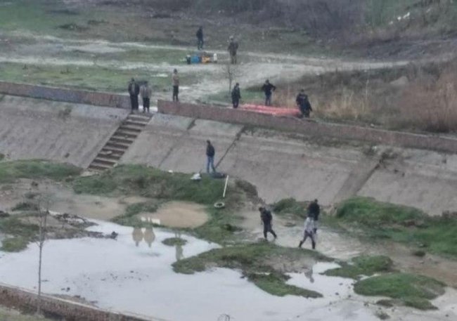 В Ташкенте в канале Бурджар нашли труп мужчины