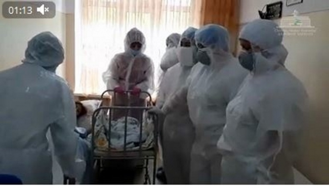 Видео: В Ташкентской области девушка родила ребенка на карантине
