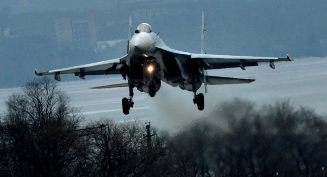 Видео: В Казахстане произошло крушение военного самолета