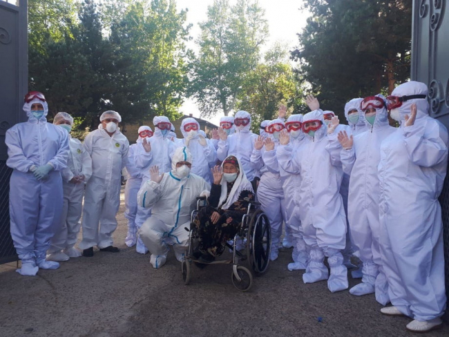 В Узбекистане от коронавируса вылечились еще 9 пациентов, среди них есть 83-летняя женщина