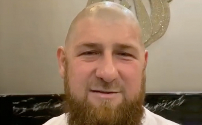 Видео: Рамзан Кадыров побрился налысо
