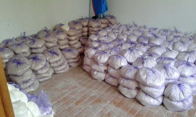 Депутат УзЛиДеП выделил 5 тонн продовольственных товаров нуждающимся семьям