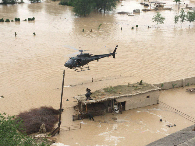 Сотрудник Национальной гвардии, которого унесло водой во время эвакуации жителей найден живым