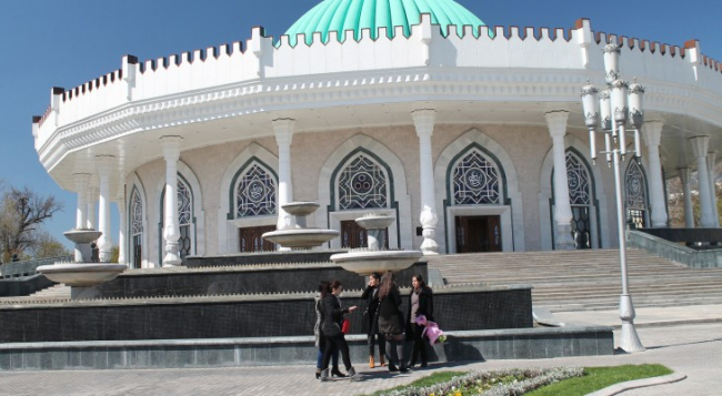 В Узбекистане возобновят работу парки, музеи и скверы