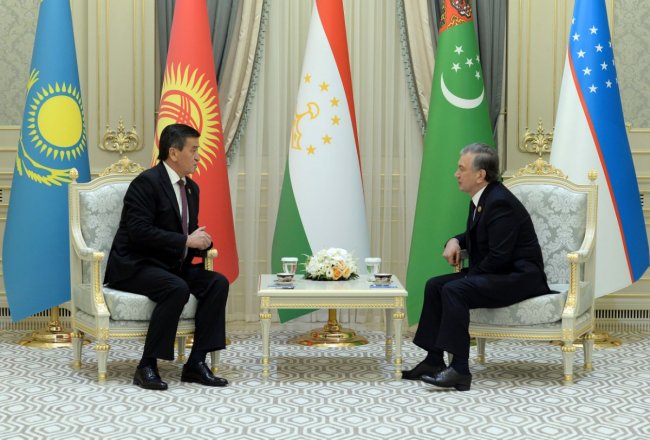 Президенты Узбекистана и Кыргызстана обсудили инцидент на приграничном участке
