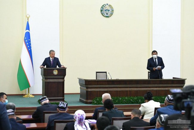 Президент уволил хокима и налоговика Ташлакского района. Ганиев сохранил должность