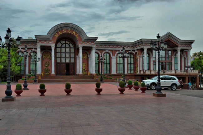 В Ташкенте за 14-минут был продан ресторан Versal