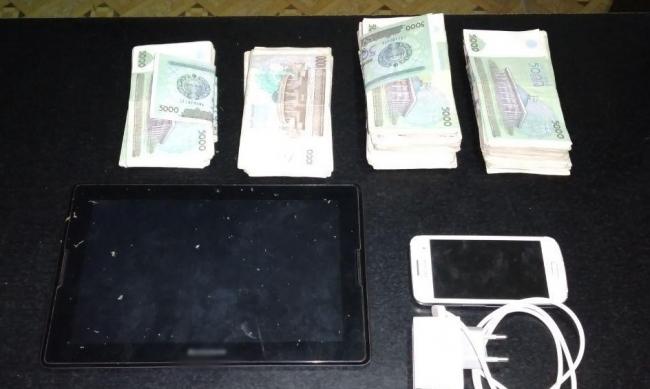 В Андижане невеста в сговоре с соседкой ограбила свою свекровь