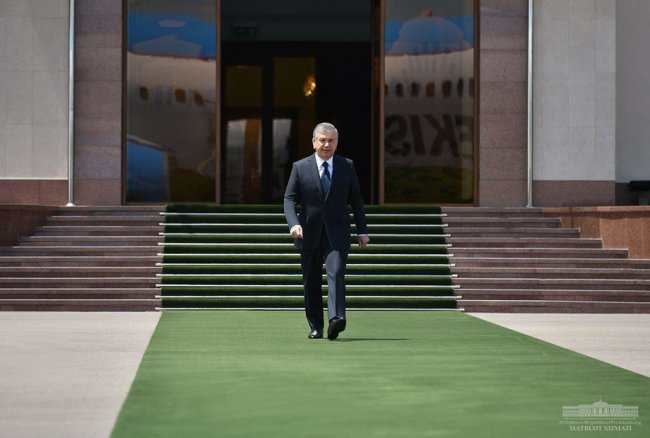 Президент Узбекистана отбыл в Москву