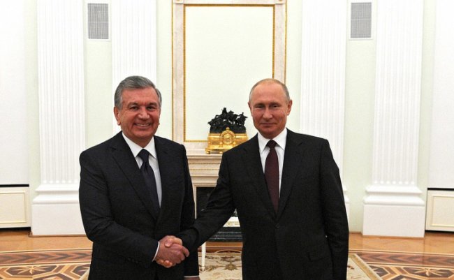 Шавкат Мирзиёев пригласил Владимира Путина посетить парк Победы в Ташкенте