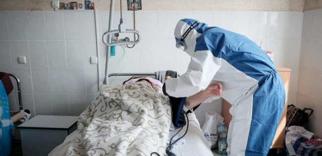 В Узбекистане скончалась 70-летняя женщина с коронавирусом