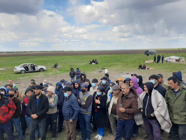 Несколько сотен граждан Узбекистана и Таджикистана застряли на границе в Казахстане