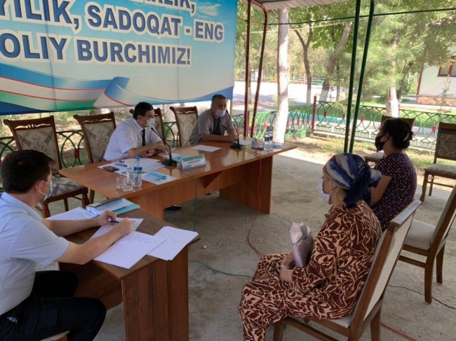 Народными приемными Президента были организованы выездные приемы в Навоийской области