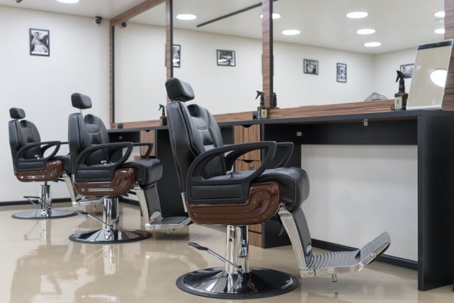 В Узбекистане временно приостановят деятельность парикмахерских и салонов красоты