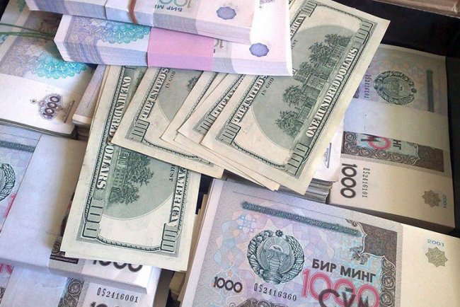 В Узбекистане курс доллара продолжает повышаться