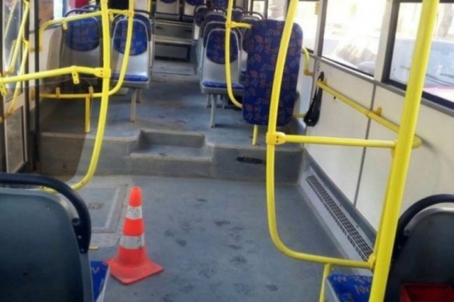 В Ташкенте из-за неосторожности водителя автобуса, пожилая женщина получила тяжелые травмы
