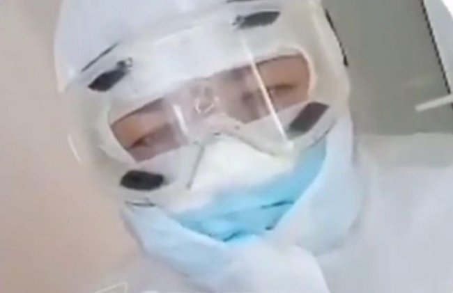 Медик, работающая с зараженными коронавирусом записала трогательное видео для своих детей