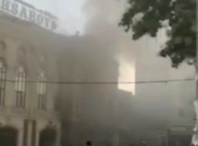 Видео: В ресторане Шохсарой произошел пожар