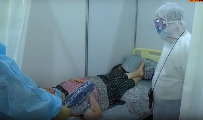Видео: Телеканал Узбекистан 24 назвал пациентов, которые не желают уходить из распределительного центра эгоистами