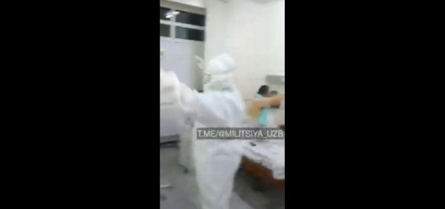 Видео: Узбекские медики станцевали для пациентов с COVID-19, чтобы поднять им настроение