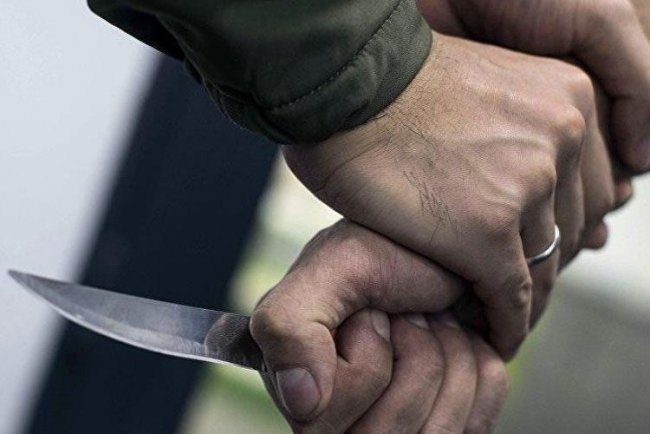 В Ташкентской области мужчина избил и ранил ножом своего брата