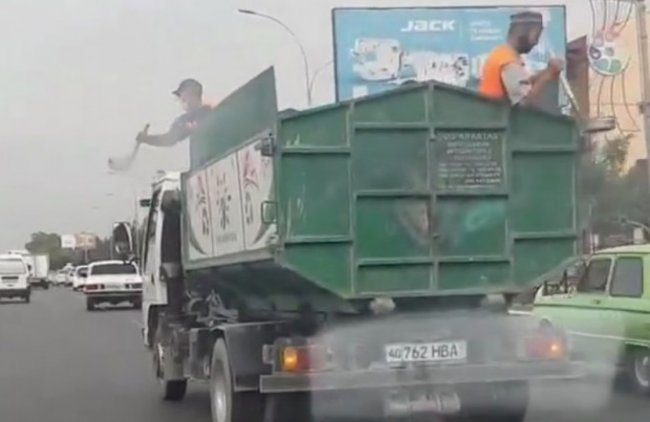 В хокимияте Коканда прокомментировали дезинфекцию улиц исрыком