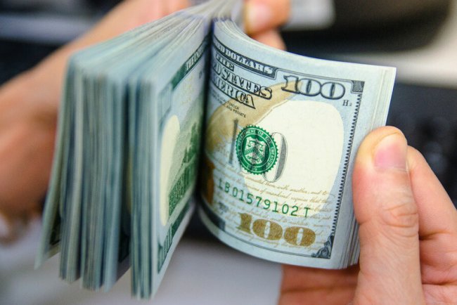 В Узбекистане курс доллара повышается уже четвертую неделю подряд