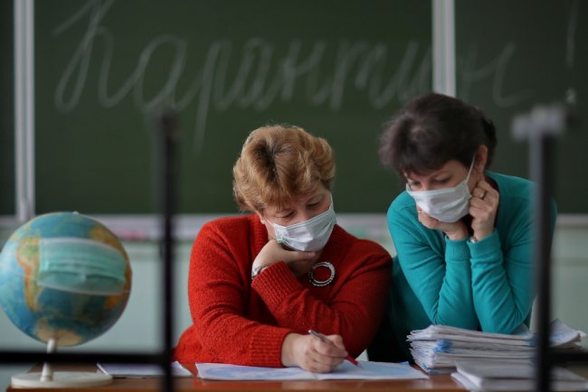 В Узбекистане 329 школ возобновили свою деятельность