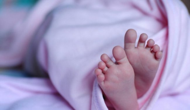 В Сурхандарьинской области у дома милосердия нашли новорожденную девочку в мешке