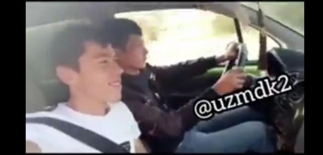 Видео: В Узбекистане юноши попали в ДТП, пытаясь снять видео