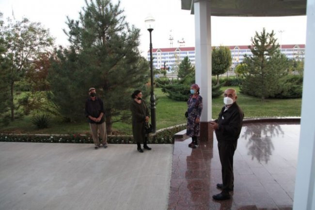 В Кашкадарьинской области хоким уволил сотрудников пенсионного фонда из-за недовольства граждан