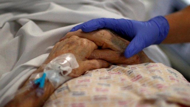 В Нидерландах умер первый в мире человек после повторного заражения коронавирусом